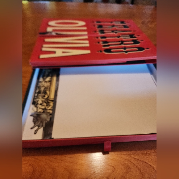 🎉Make Offer Sale🎉 Teatro Olivia Fold Out Theater - Picture 14 of 14